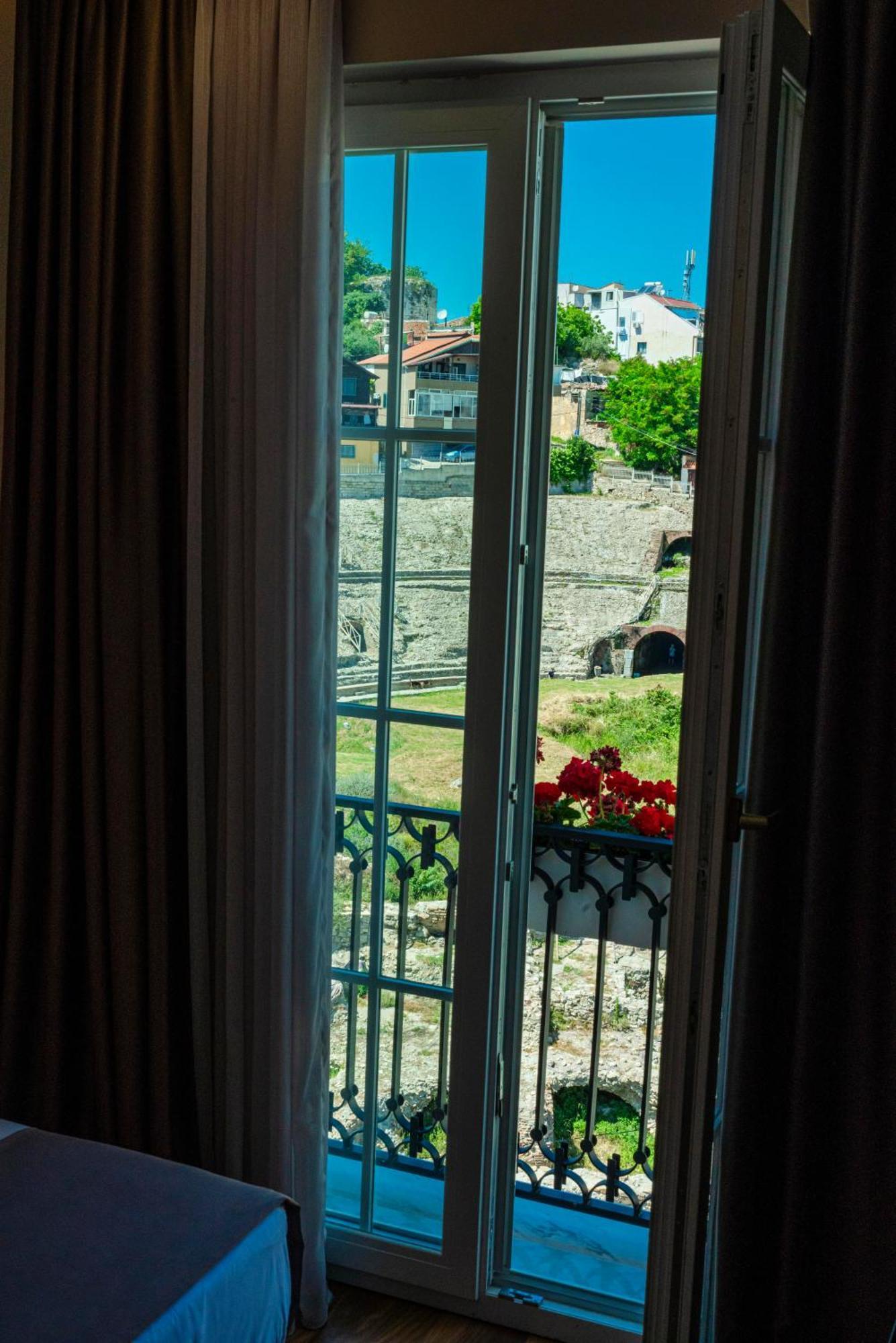 Art Gallery Boutique Hotel Durrës Eksteriør billede
